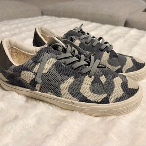 Vintage Havana Gray and Cream Camouflage Sneakers